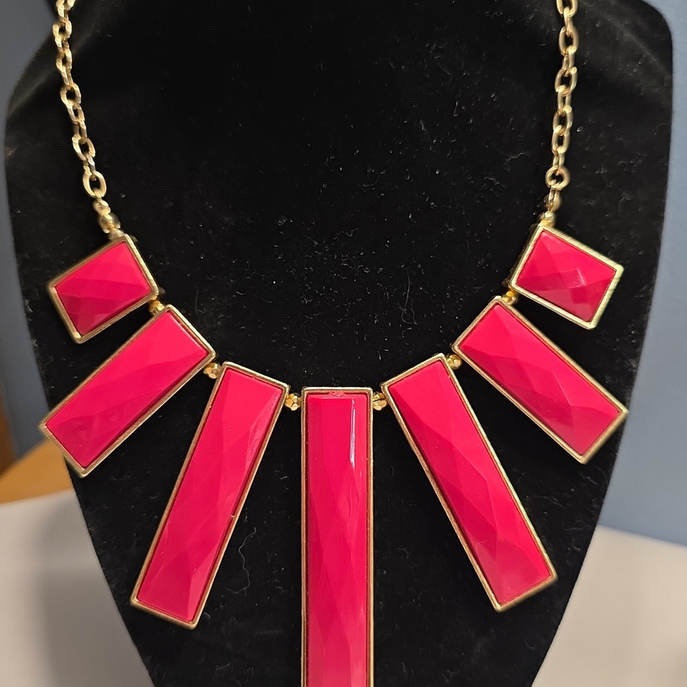 Elegant Pink and Gold Statement Necklace